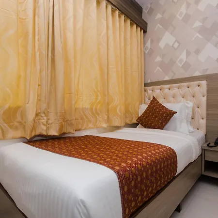 O Golden Arch Hotel