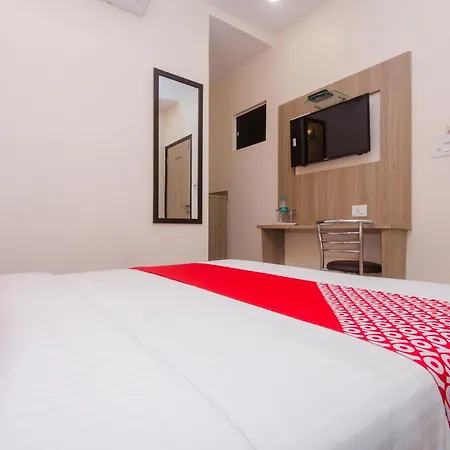 O Golden Arch Hotel 3*