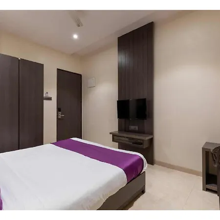 Oyster By Glitz Hotel Mumbai