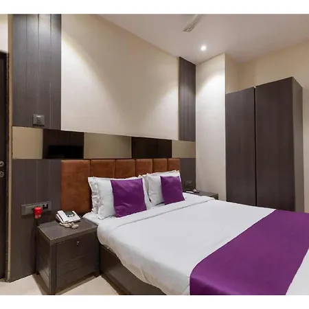 Oyster By Glitz Hotel 3*