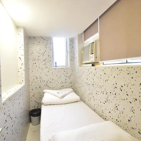 City Guest House Hotel *