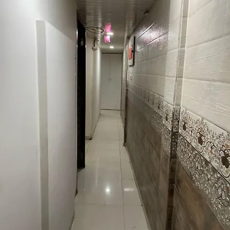 Lucky Galaxy Hotel 3*