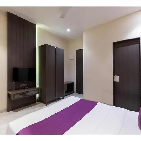Oyster By Glitz Hotel