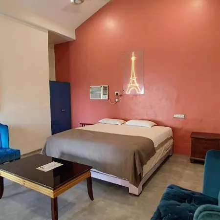 Amber - 2bhk With Private Pool * Mumbai