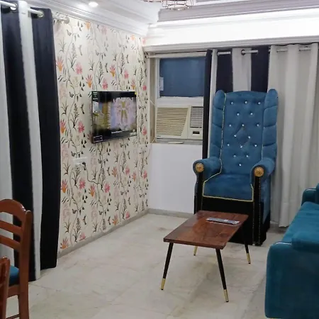 Ivy Nest, Private 1 Bhk In Lokhandwala, Andheri Apartment