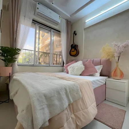 Apartment Veera Desai Road
