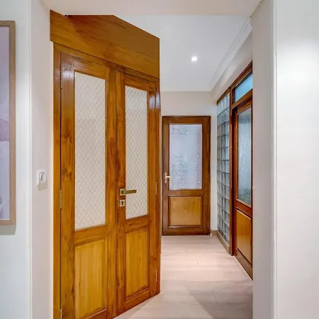 Stella 2bhk In Khar With Wi-fi, Smart Tv & Kitchen Apartment