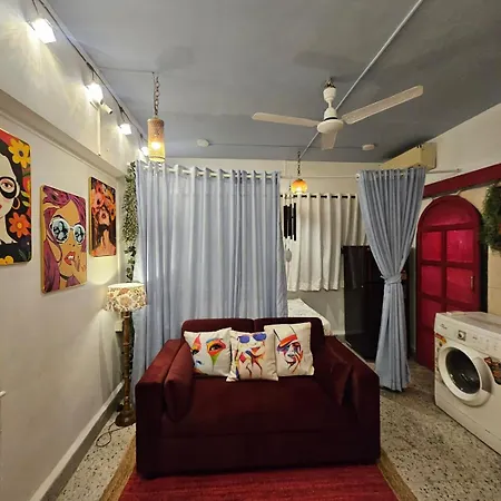 Apartment Retro Bandra - Cozy Comfort In A Heritage Village