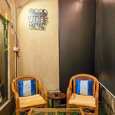 Apartment Flat Near Airport & Metro *