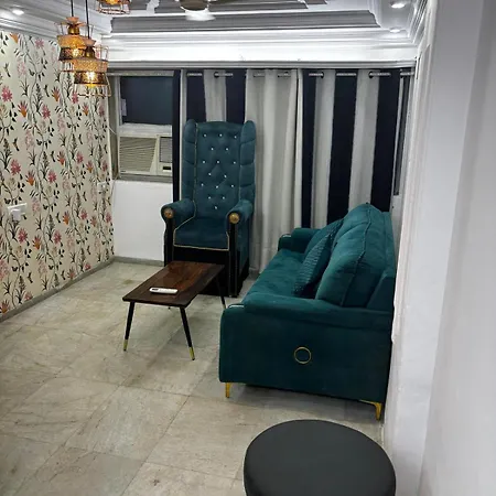 Ivy Nest, Private 1 Bhk In Lokhandwala, Andheri Apartment