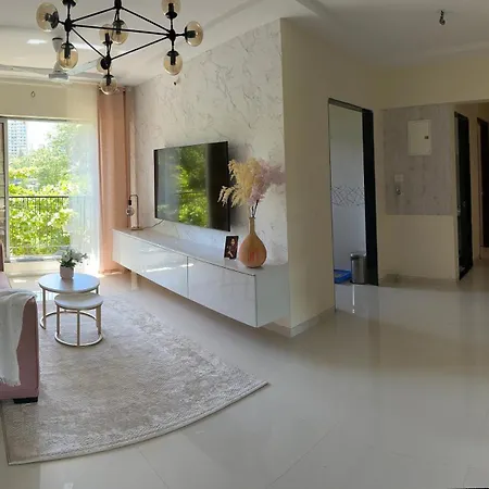 Apartment Veera Desai Road