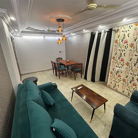 Ivy Nest, Private 1 Bhk In Lokhandwala, Andheri Apartment Mumbai