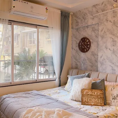 Veera Desai Road Apartment