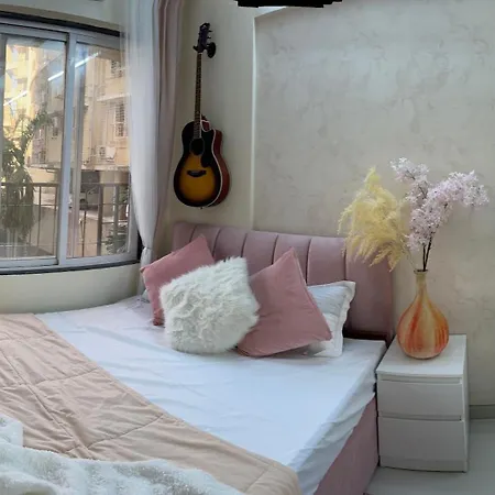 Apartment Veera Desai Road