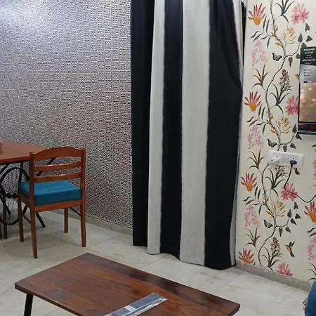 Ivy Nest, Private 1 Bhk In Lokhandwala, Andheri Apartment