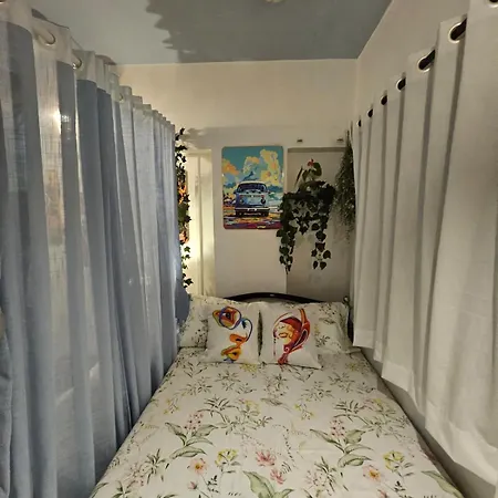 Apartment Retro Bandra - Cozy Comfort In A Heritage Village