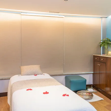 Taj Wellington Mews, 5* Mumbai