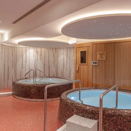 Taj Wellington Mews, 5*