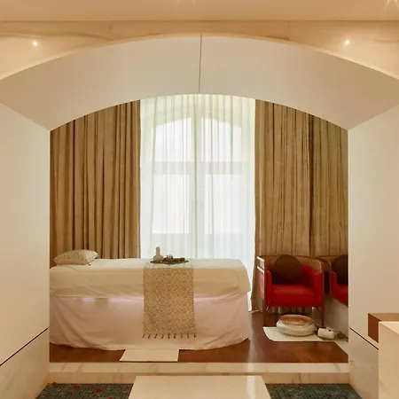 Taj Mahal Tower, 5*