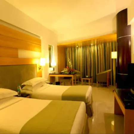 Peninsula Grand