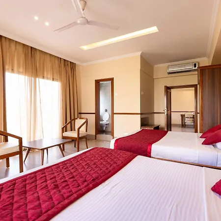 West End Opp Hospital Hotel 4*
