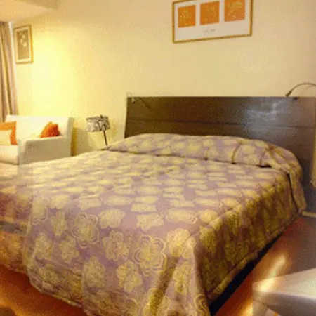 Hotel The Shalimar Hotel, Kemps Corner