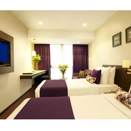 Hotel The Shalimar Hotel, Kemps Corner 4*