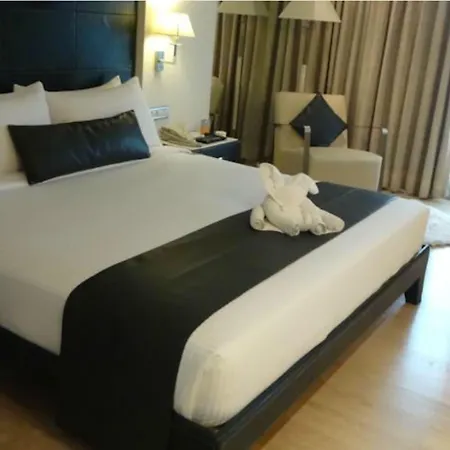 Mirage Hotel, International Airport Hotel 4*