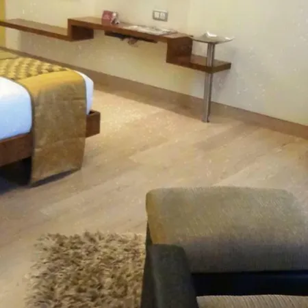 Hotel Mirage Hotel, International Airport 4*
