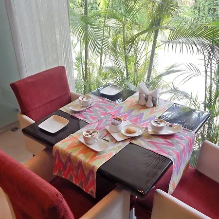 Mirage Hotel, International Airport Hotel 4*