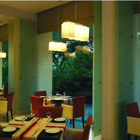 Mirage Hotel, International Airport Hotel