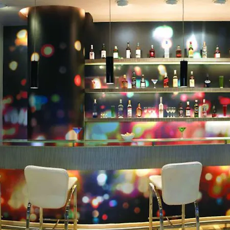 Hotel Mirage Hotel, International Airport