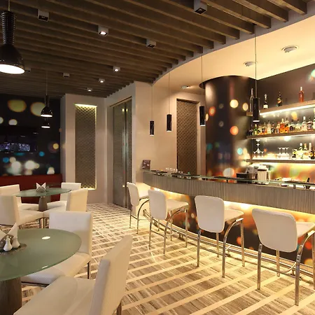 Mirage Hotel, International Airport Hotel 4*