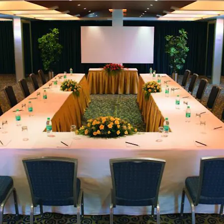 Mirage Hotel, International Airport