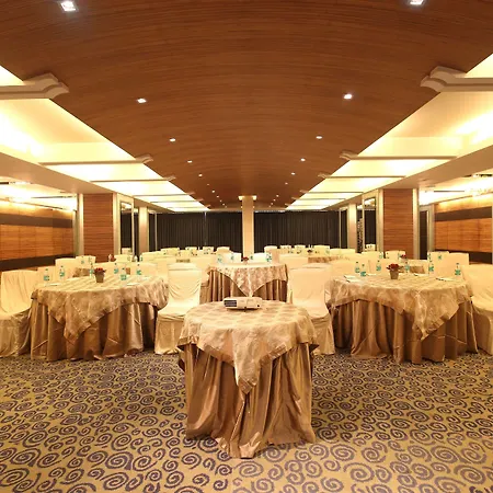 Mirage Hotel, International Airport Hotel