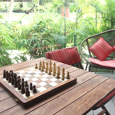 Mirage Hotel, International Airport Hotel
