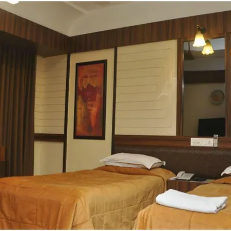 Hotel Metro Palace Bandra 3*