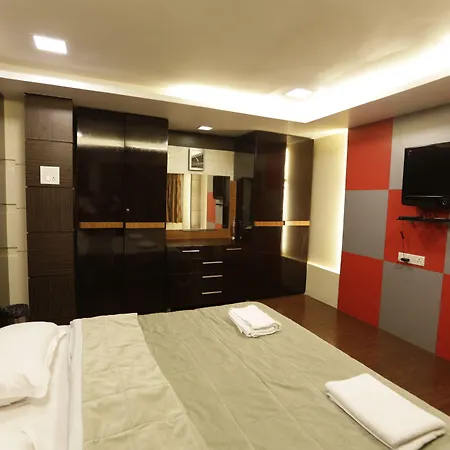 Metro Palace Bandra 3*