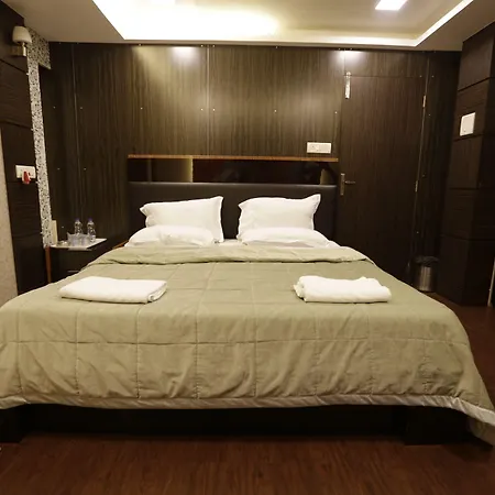 Metro Palace Bandra Hotel Mumbai