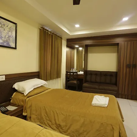 Metro Palace Bandra Hotel 3*