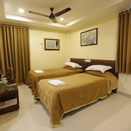 Metro Palace Bandra Hotel 3*