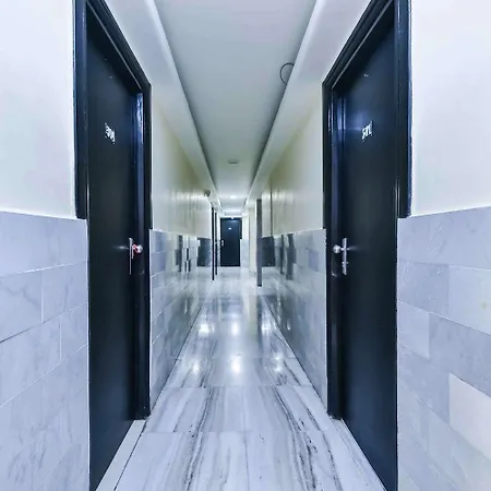 Hotel Metro Palace Bandra 3*