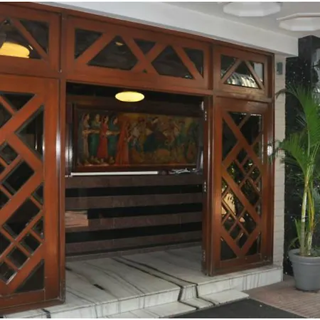Metro Palace Bandra Hotel