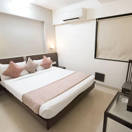 Hotel Le Grande - International Airport Mumbai