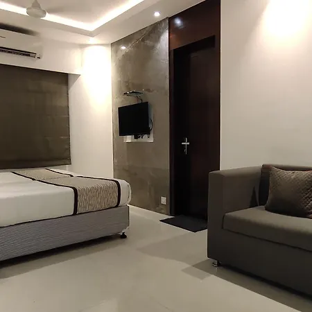 Supreme - Cuffe Parade Hotel