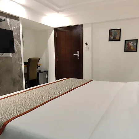 Hotel Supreme - Cuffe Parade 3*