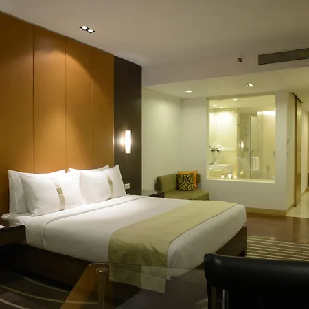 International Airport By Ihg 5*