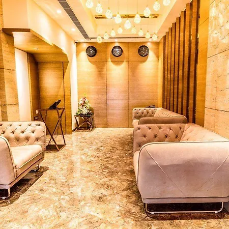 Peninsula Redpine Hotel 3*