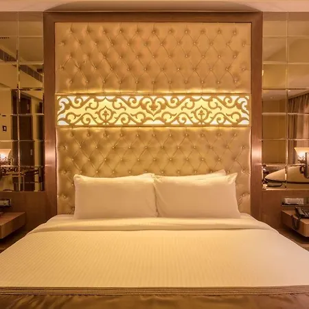Peninsula Redpine Mumbai