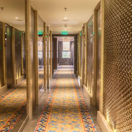 Peninsula Redpine 3*